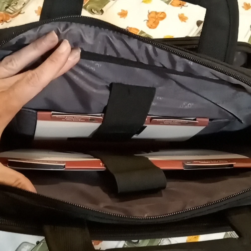 Mobile edge corporate laptop briefcase